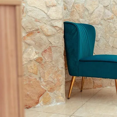 Monserrato House アパート *