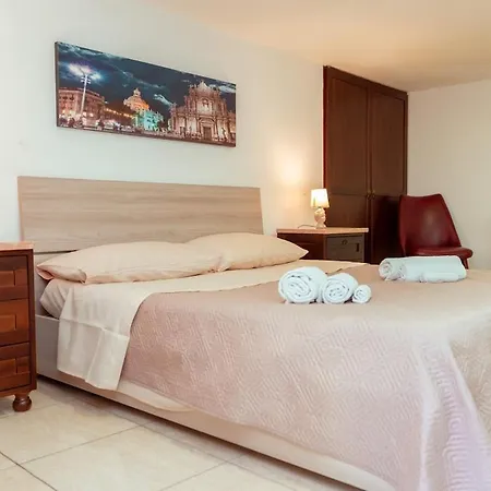 Monserrato House * カターニア