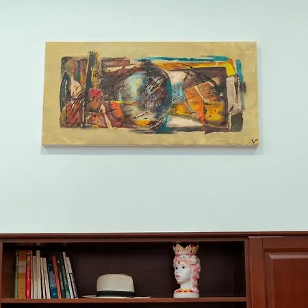 アパート Monserrato House