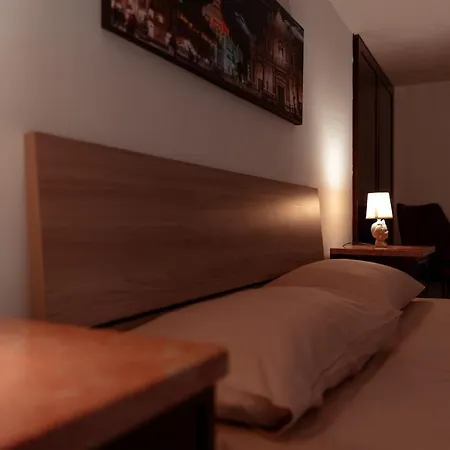 Monserrato House アパート