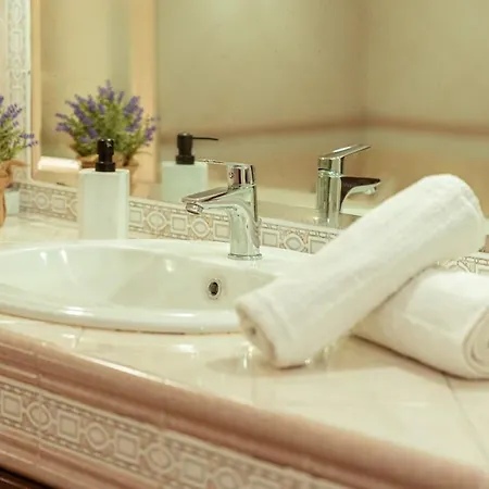 アパート Monserrato House カターニア