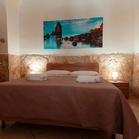 Monserrato House アパート *