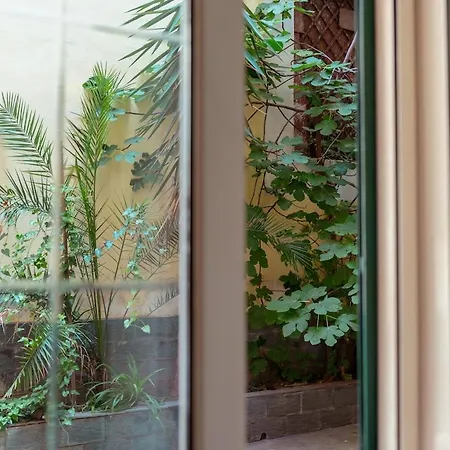 Monserrato House アパート *