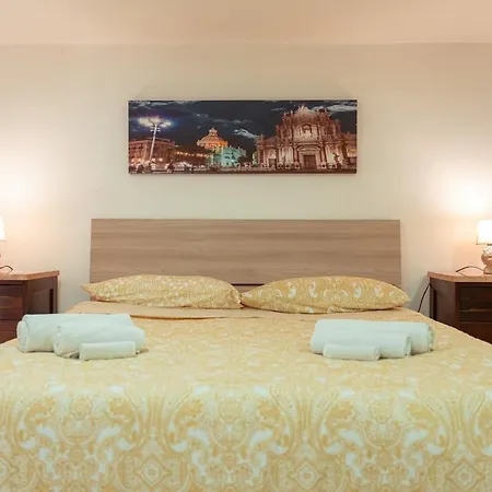 Monserrato House アパート カターニア